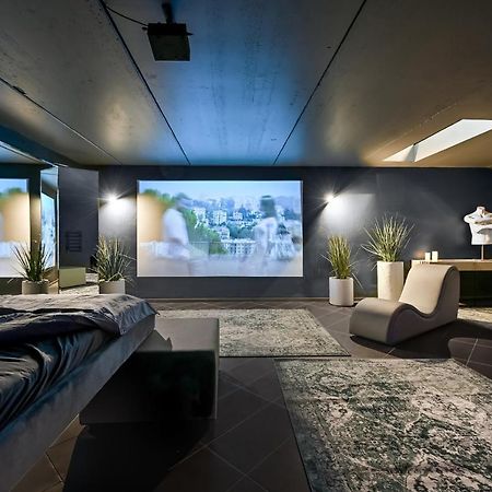 Jacuzzi Cinema Loft Apartment คอนัส ภายนอก รูปภาพ