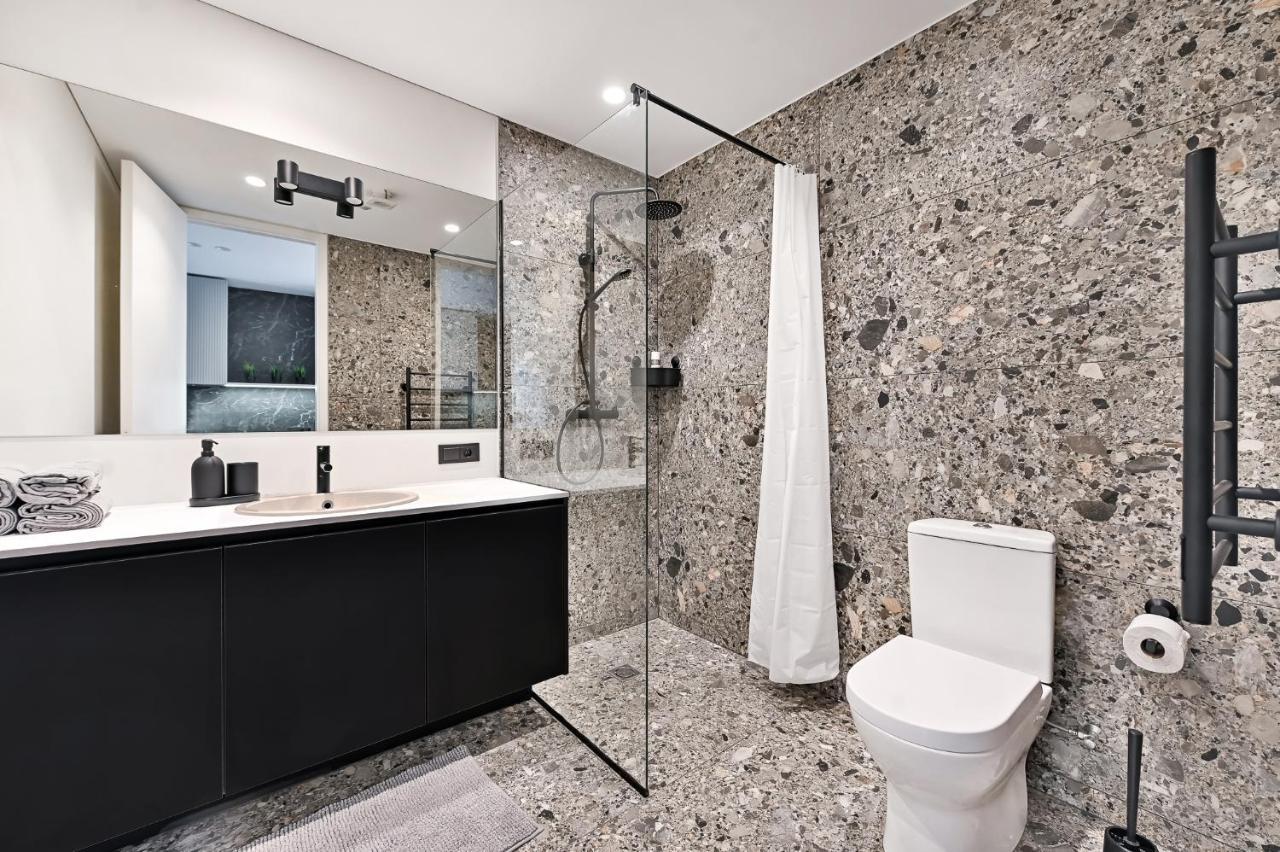 Jacuzzi Cinema Loft Apartment คอนัส ภายนอก รูปภาพ
