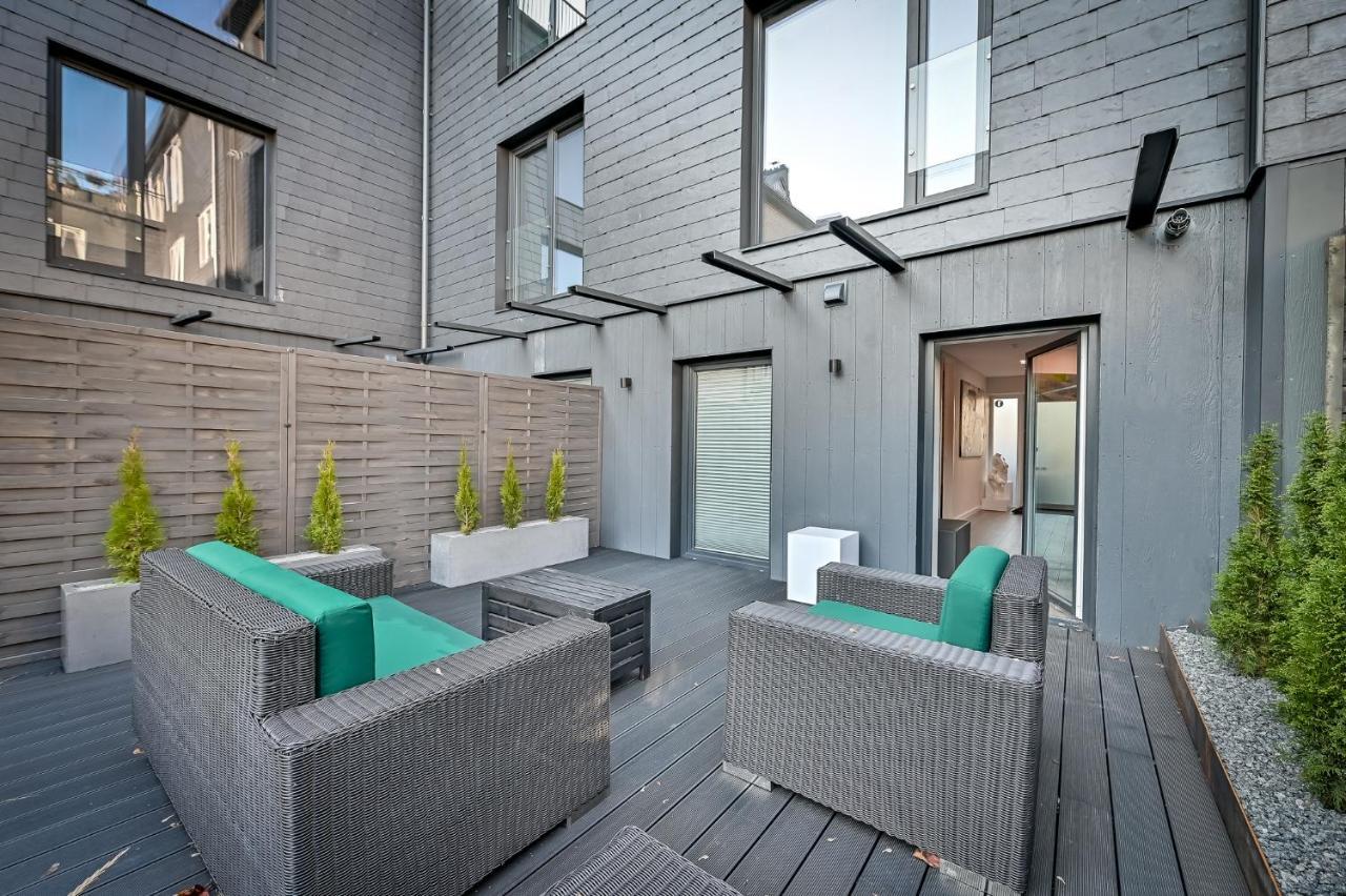 Jacuzzi Cinema Loft Apartment คอนัส ภายนอก รูปภาพ