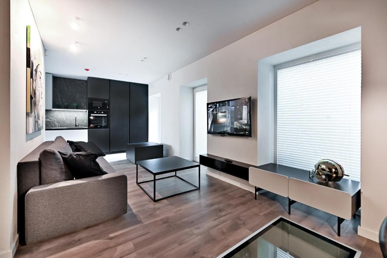 Jacuzzi Cinema Loft Apartment คอนัส ภายนอก รูปภาพ